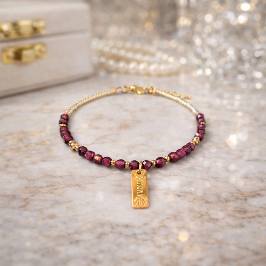 Bracelet Amour Grenat LOVA – Bijou Corse en Acier Inoxydable et Pierre Naturelle Les Trésors De Ghjulia