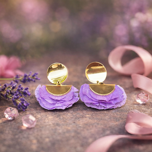 Boucles d’oreilles fleuries violettes en laiton plaqué or 18 carats – PIA – Fabrication artisanale corse Les Trésors De Ghjulia