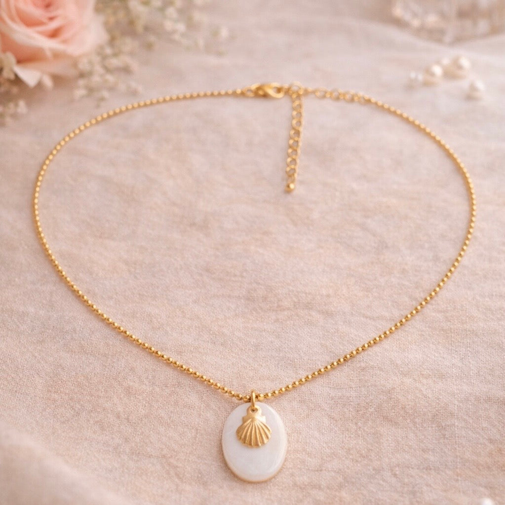 Collier Chaîne Nacre et Coquillage LEA – Bijou Corse Estival en Acier Inoxydable Les Trésors De Ghjulia