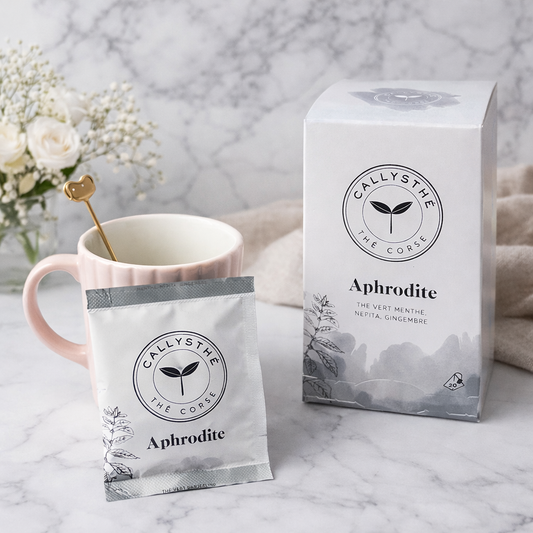 Thé Aphrodite – Thé vert Darjeeling, menthe, gingembre & népita – Thé artisanal corse Les Trésors De Ghjulia