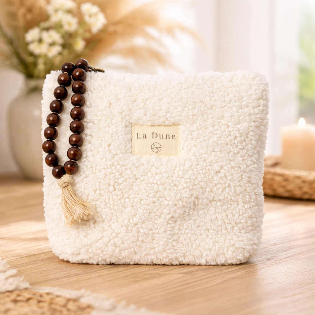 Pochette à perles Écru en fourrure synthétique – Artisanat Corse Les Trésors De Ghjulia