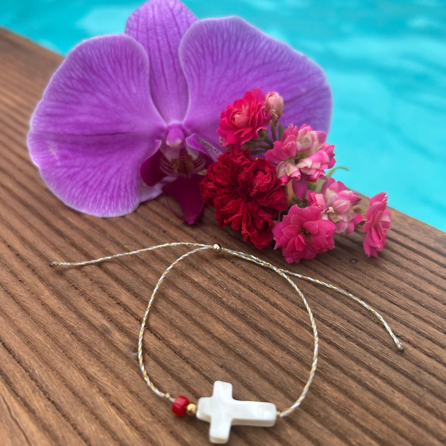 Bracelet Croix Nacre réglable Les Trésors De Ghjulia