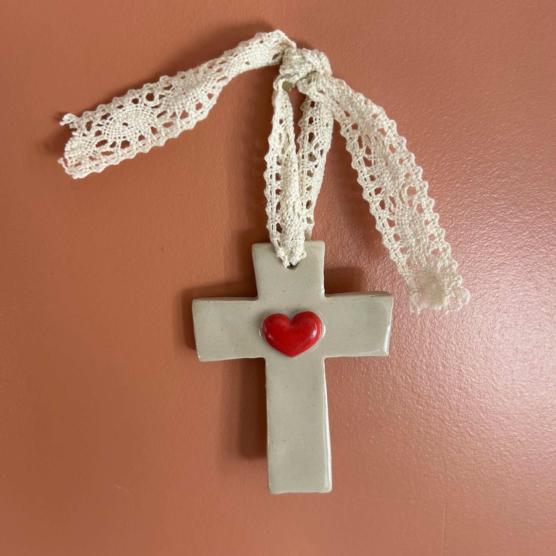 Croix Décorative Artisanale avec Cœur – Création Unique Corse Les Trésors De Ghjulia