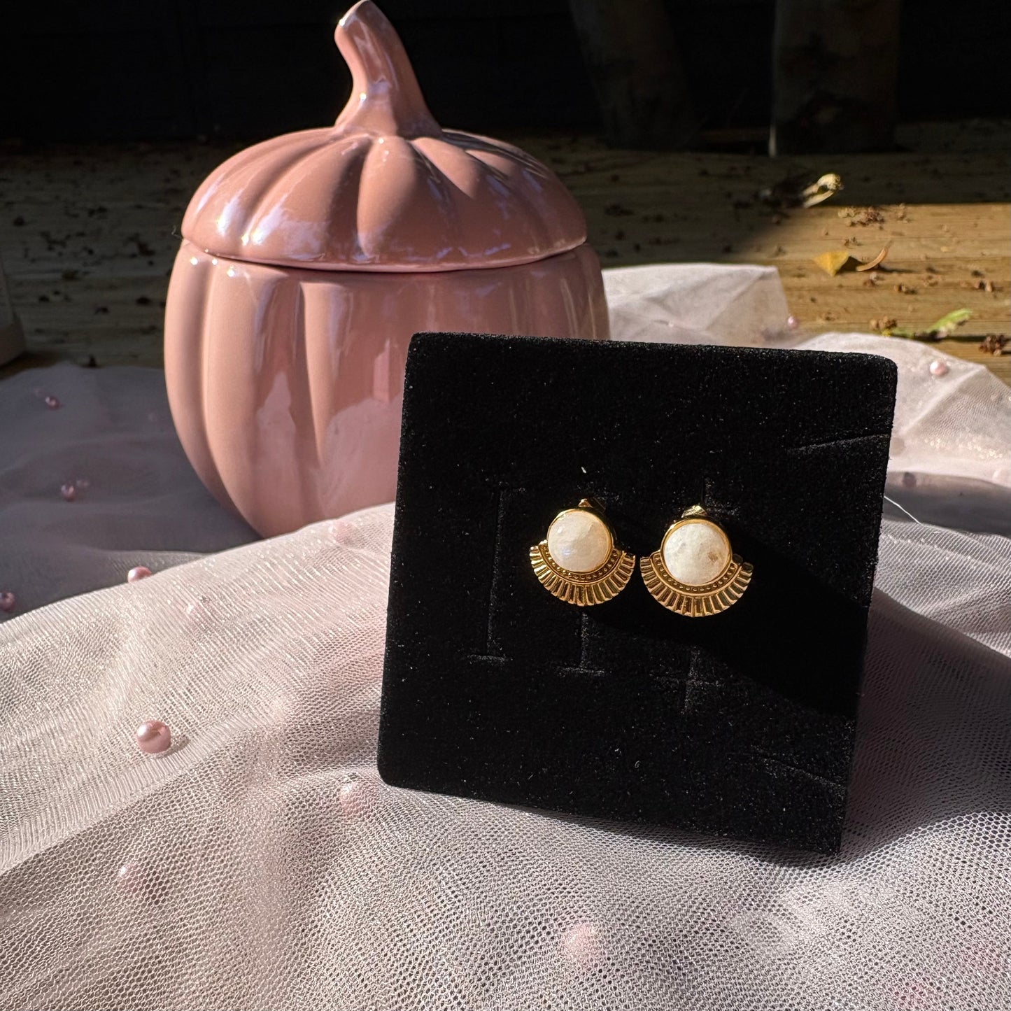 Boucles d’Oreilles Pierre de Lune – SUZY | Fabrication artisanale corse Les Trésors De Ghjulia